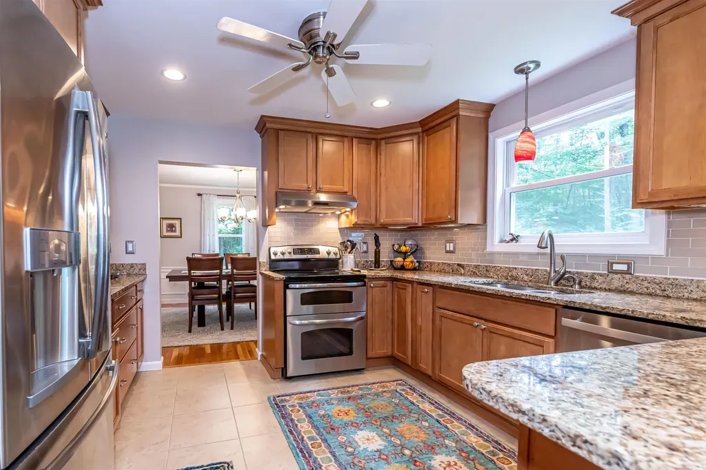 14 Briarwood Lane Amherst NH 03031