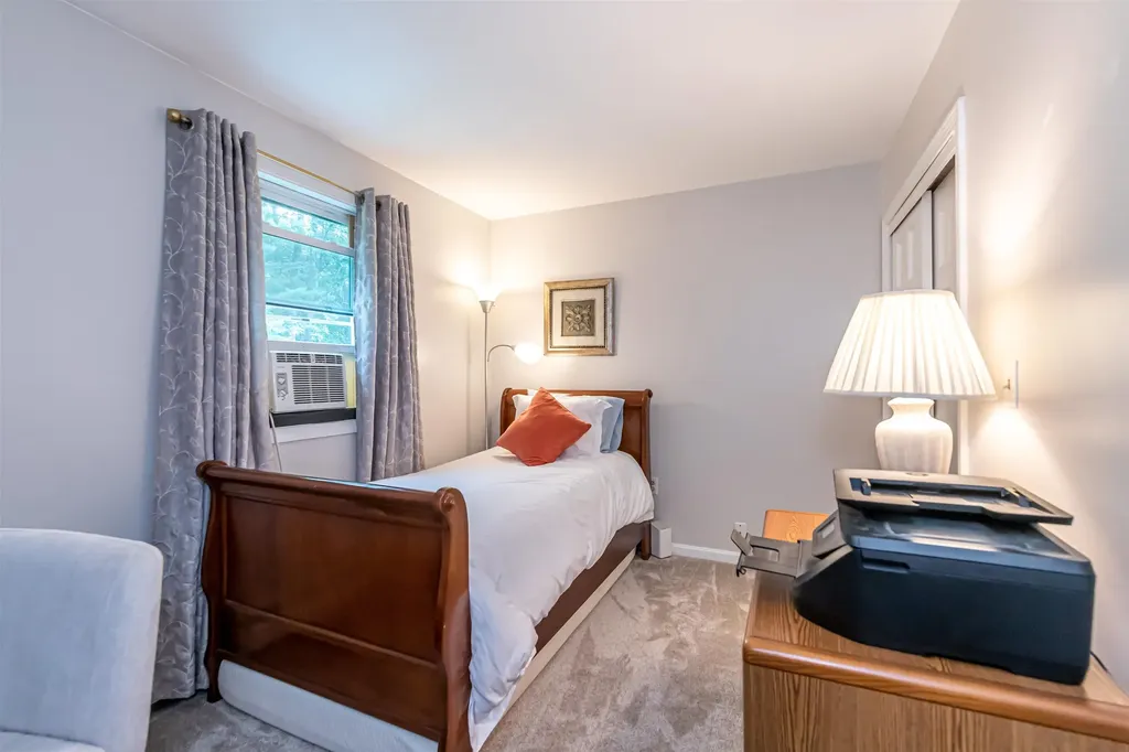 14 Briarwood Lane Amherst NH 03031