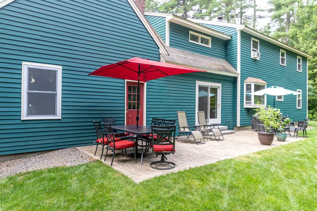 14 Briarwood Lane Amherst NH 03031
