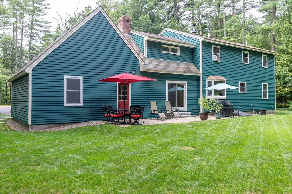 14 Briarwood Lane Amherst NH 03031