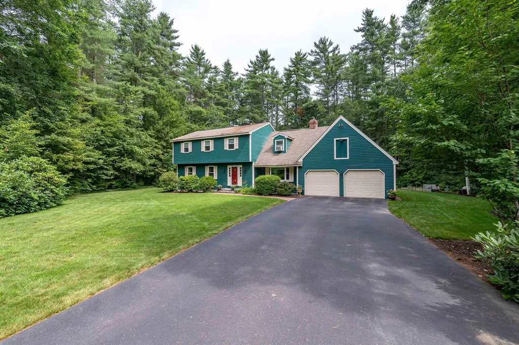 14 Briarwood Lane Amherst NH 03031