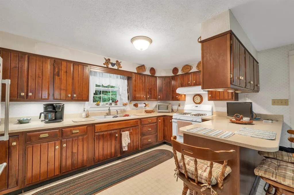 195 Sewall Road Wolfeboro NH 03894