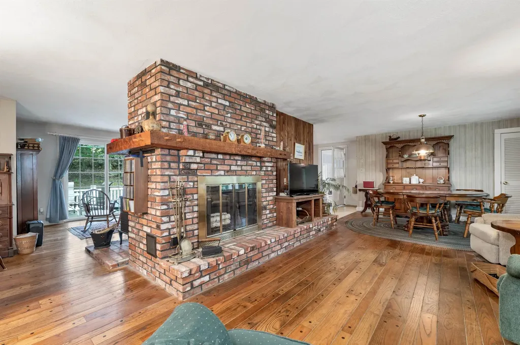 195 Sewall Road Wolfeboro NH 03894