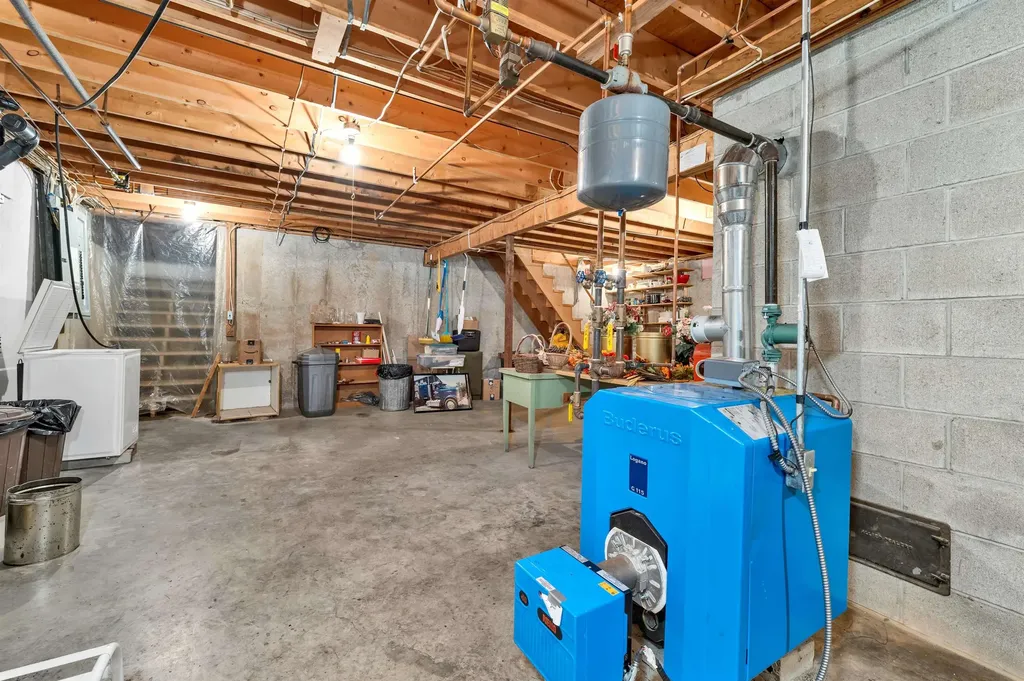 195 Sewall Road Wolfeboro NH 03894