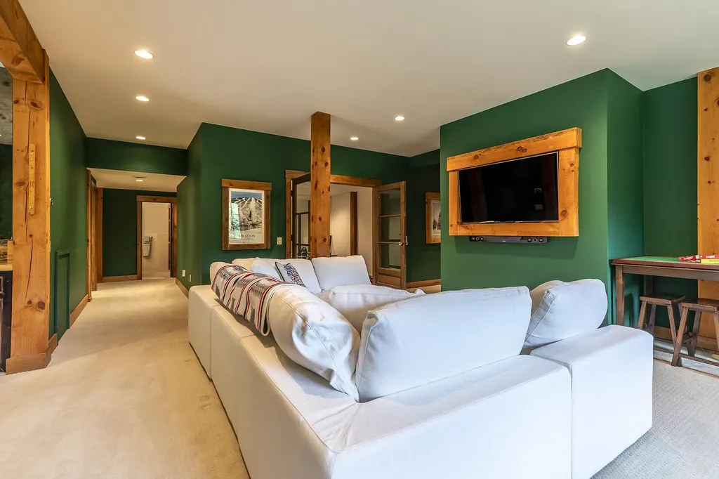 16 Hunters Ridge Winhall VT 05340