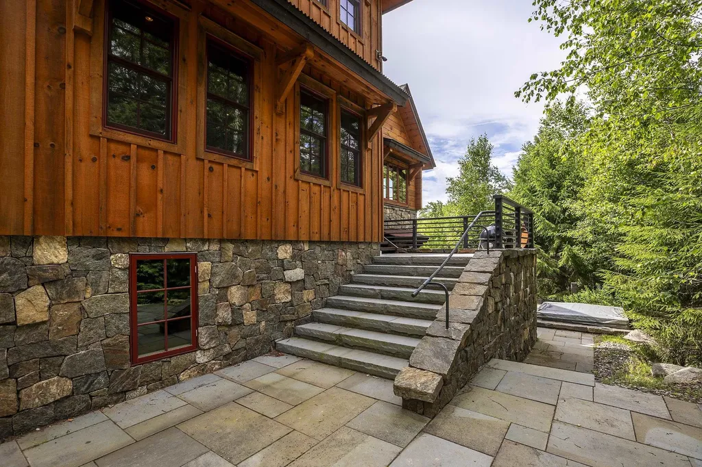 16 Hunters Ridge Winhall VT 05340