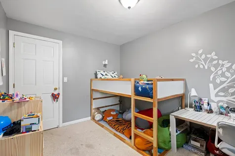 38 Monza Road Nashua NH 03064
