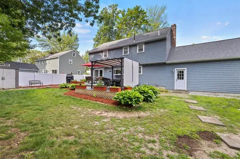 38 Monza Road Nashua NH 03064