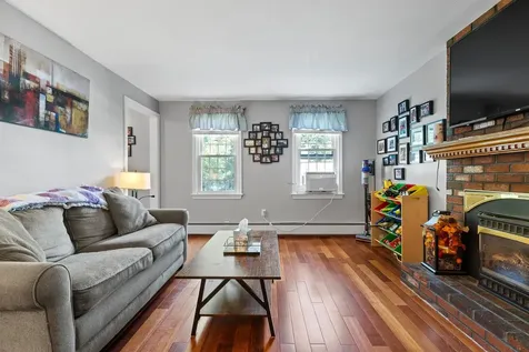 38 Monza Road Nashua NH 03064