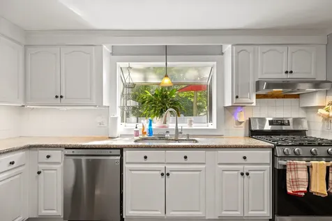38 Monza Road Nashua NH 03064