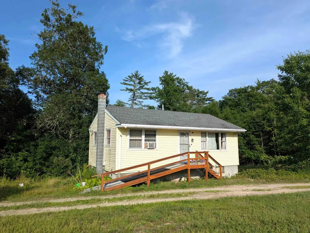 86 Effingham Road Ossipee NH 03864