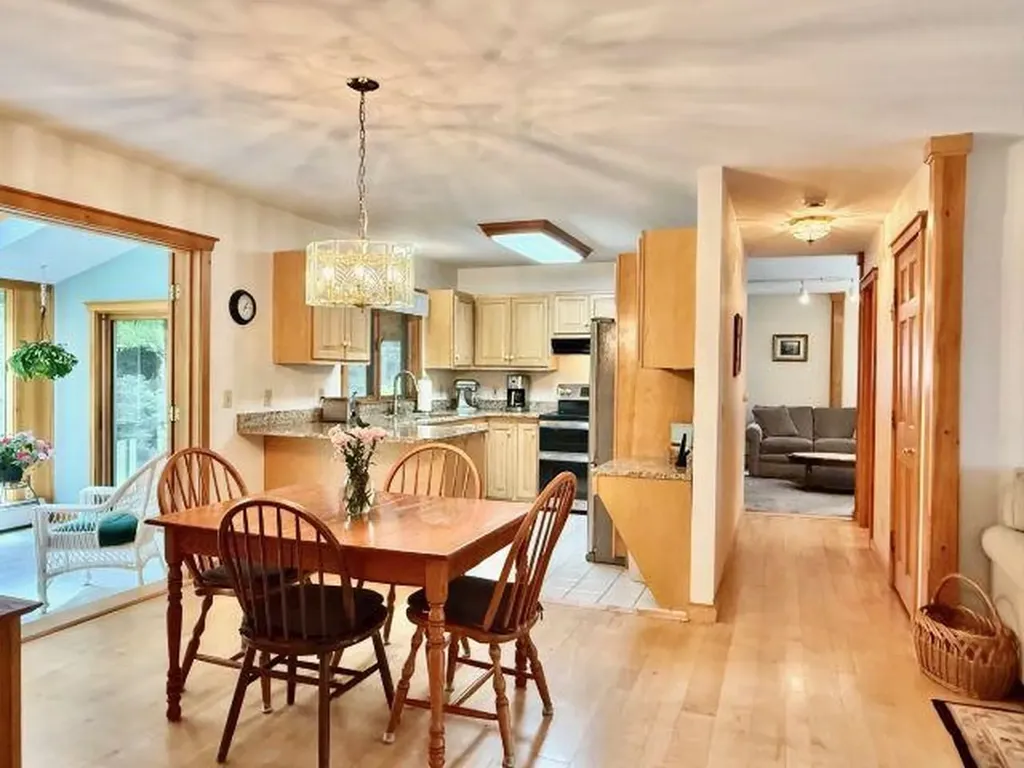 46 Poplar Commons Dummerston VT 05301