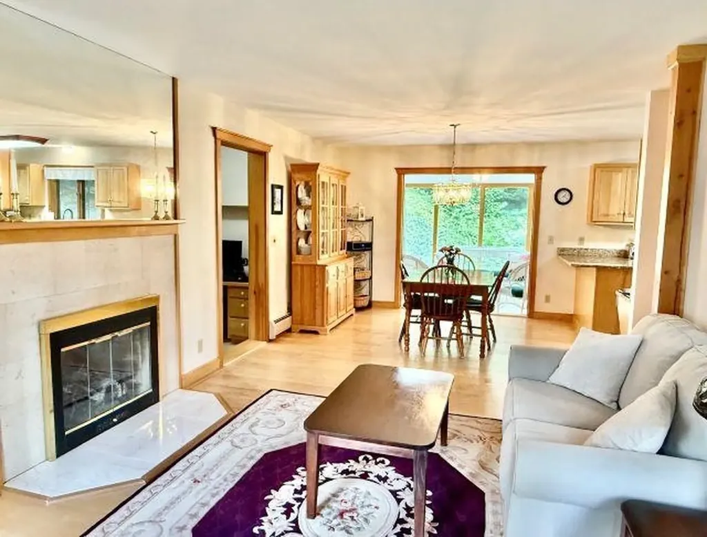 46 Poplar Commons Dummerston VT 05301