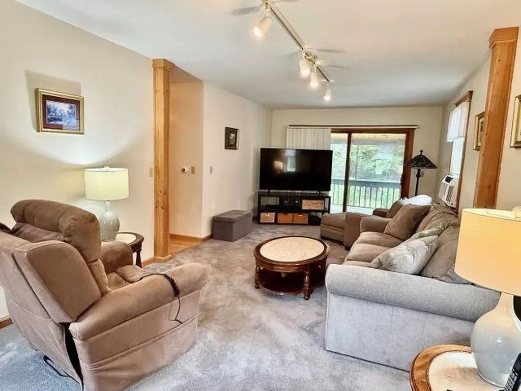 46 Poplar Commons Dummerston VT 05301