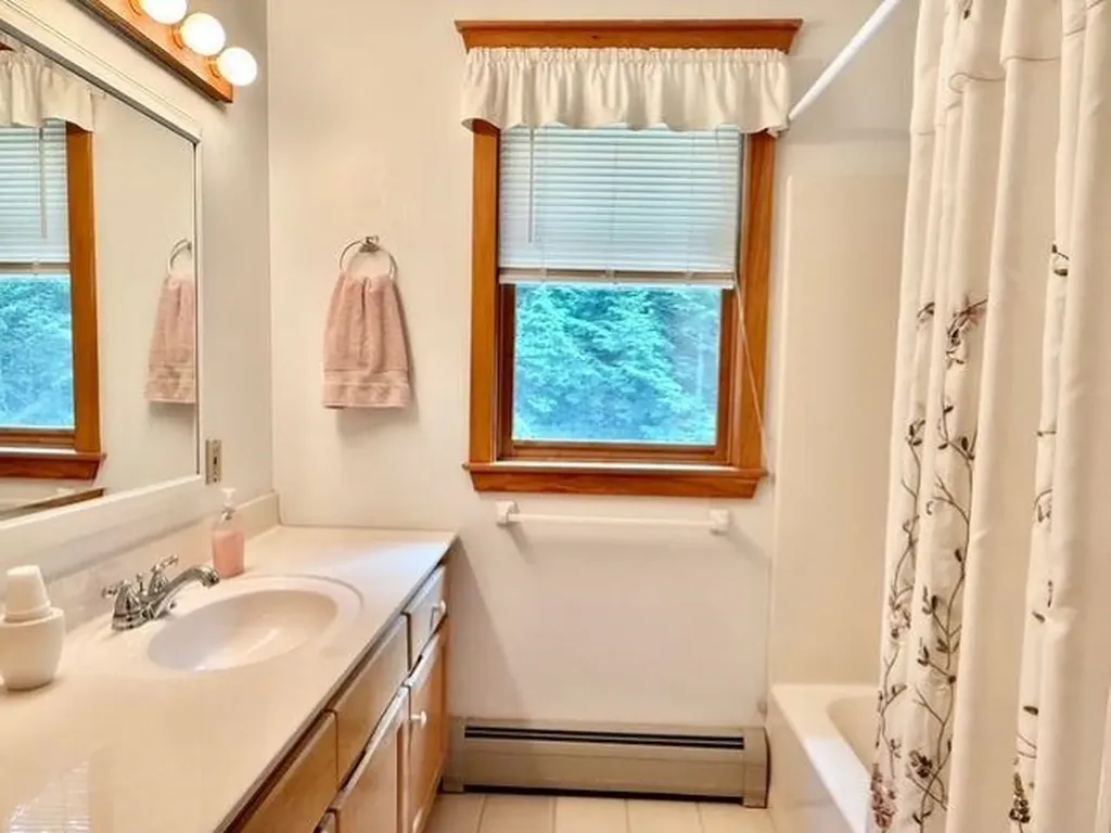 46 Poplar Commons Dummerston VT 05301