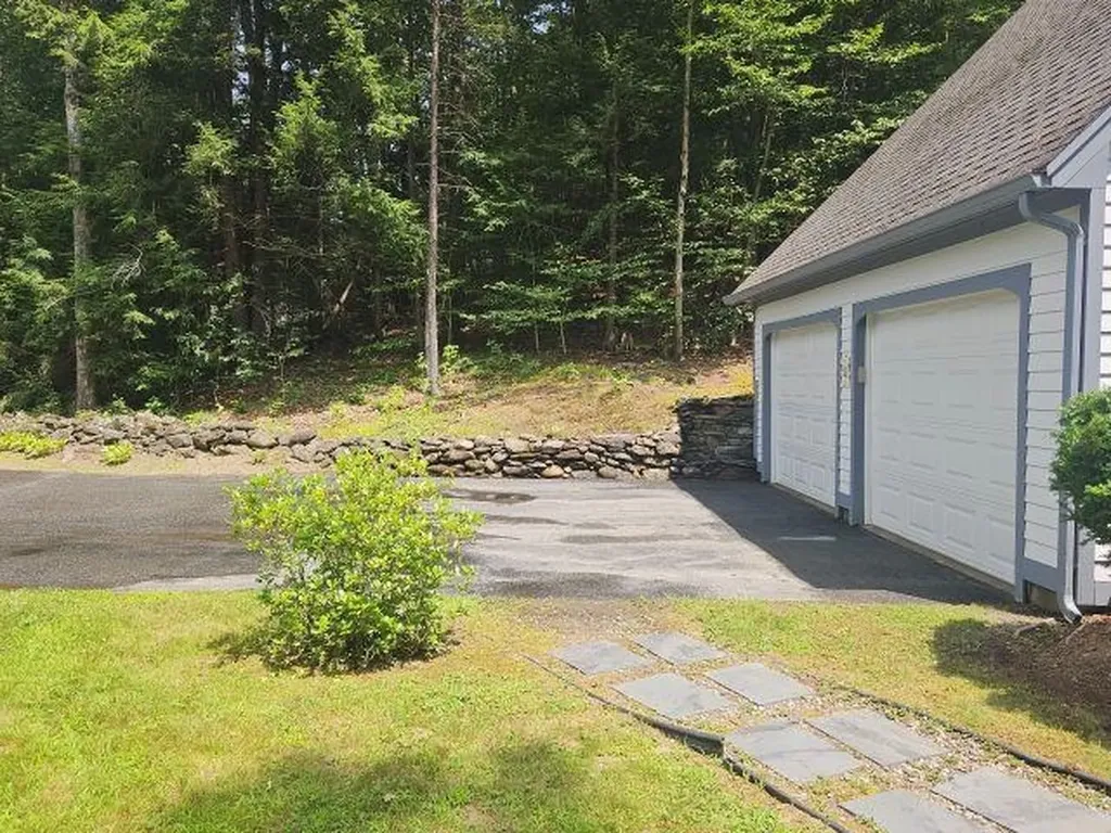 46 Poplar Commons Dummerston VT 05301