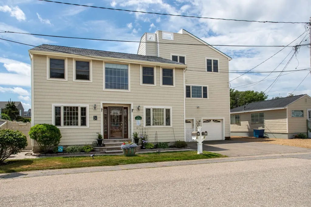 7-11 Redman Street Hampton NH 03842