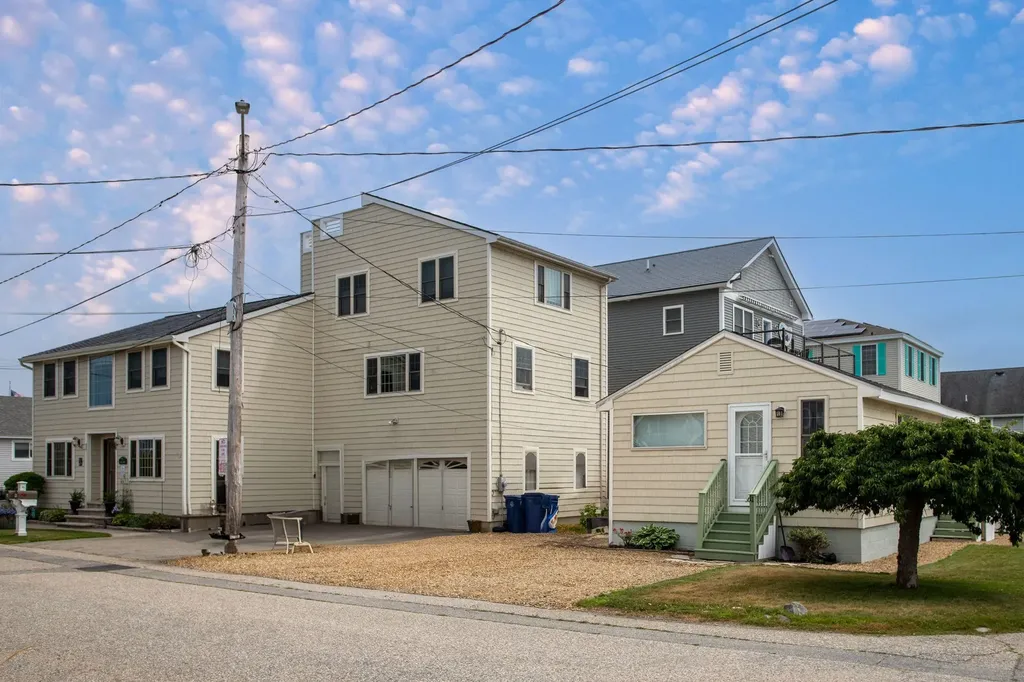 7-11 Redman Street Hampton NH 03842