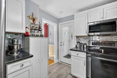 16 Benning Street Salem NH 03079