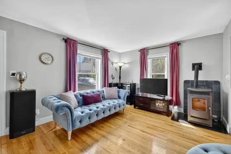 16 Benning Street Salem NH 03079