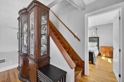 16 Benning Street Salem NH 03079