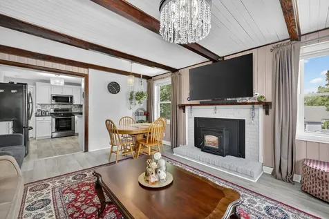 16 Benning Street Salem NH 03079