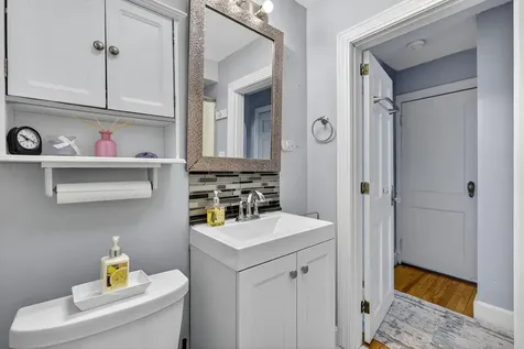 16 Benning Street Salem NH 03079