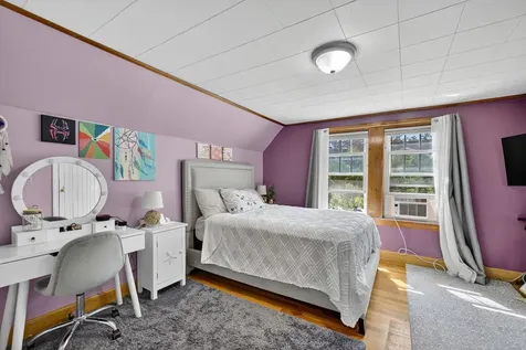 16 Benning Street Salem NH 03079