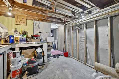 16 Benning Street Salem NH 03079