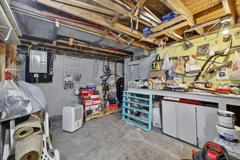 16 Benning Street Salem NH 03079