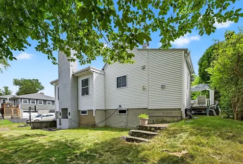 16 Benning Street Salem NH 03079