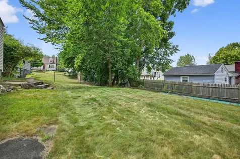 16 Benning Street Salem NH 03079