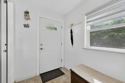 16 Benning Street Salem NH 03079