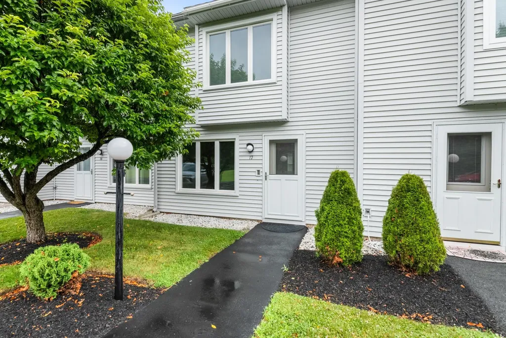 17 Kyle Drive Newport NH 03773