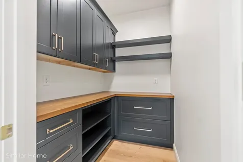 9 Garrett Road North Hampton NH 03862