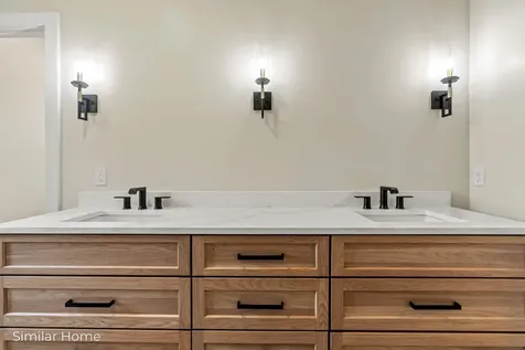 9 Garrett Road North Hampton NH 03862