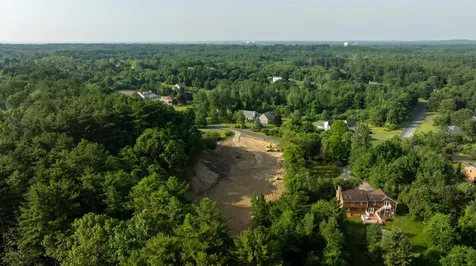 9 Garrett Road North Hampton NH 03862
