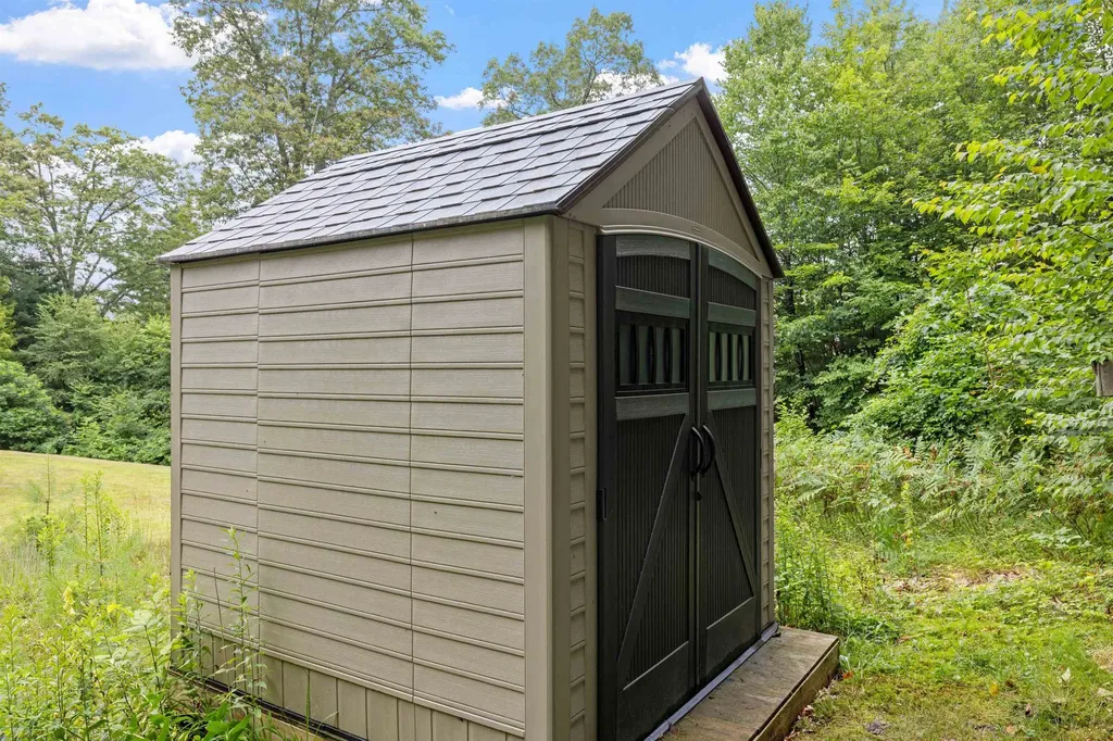 2 Golden View Drive Bow NH 03304