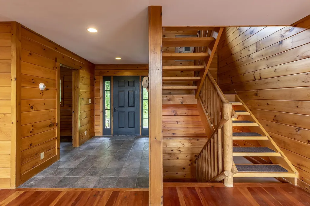 33 Jamie Lane Winhall VT 05340