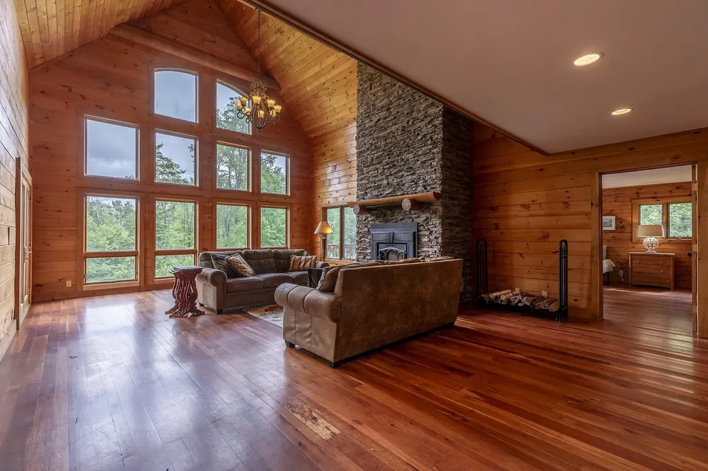 33 Jamie Lane Winhall VT 05340