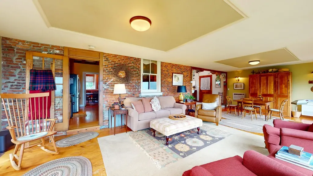 8498 Vt Route 22a Addison VT 05491