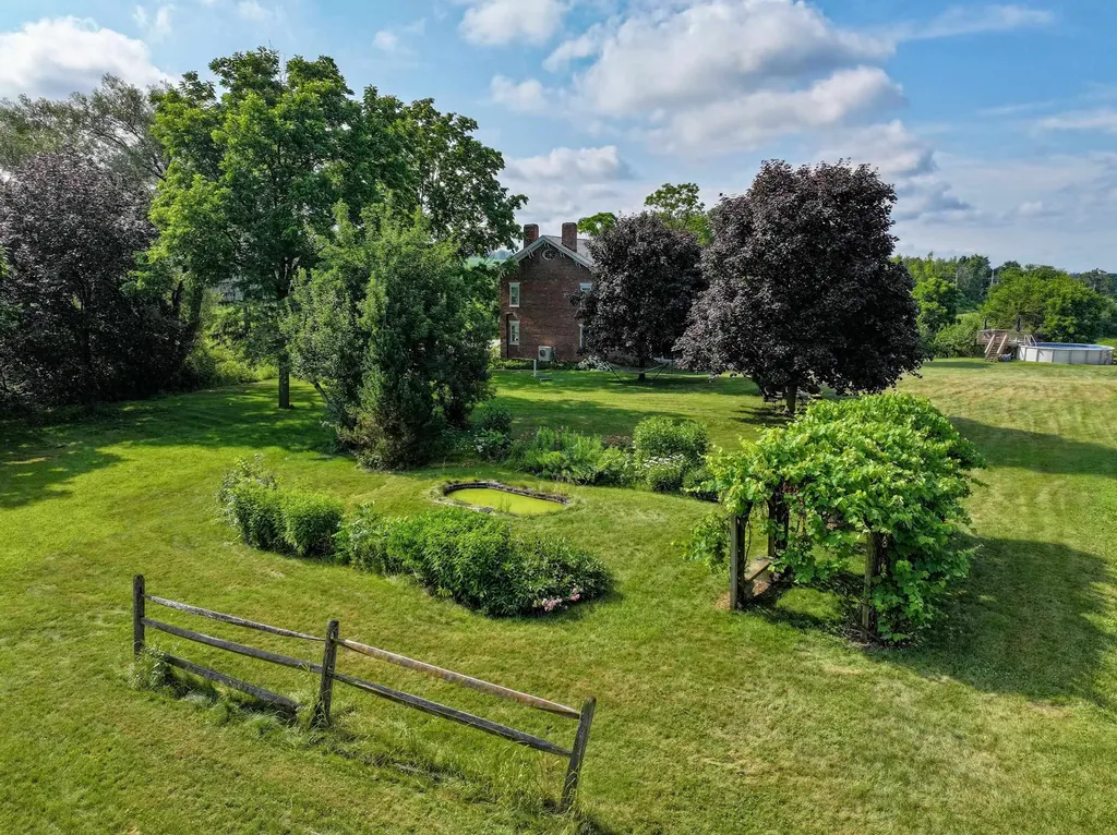 8498 Vt Route 22a Addison VT 05491