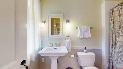 8498 Vt Route 22a Addison VT 05491