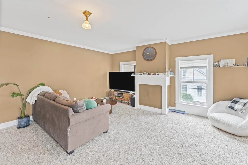 23 Mount Vernon Street Somersworth NH 03878