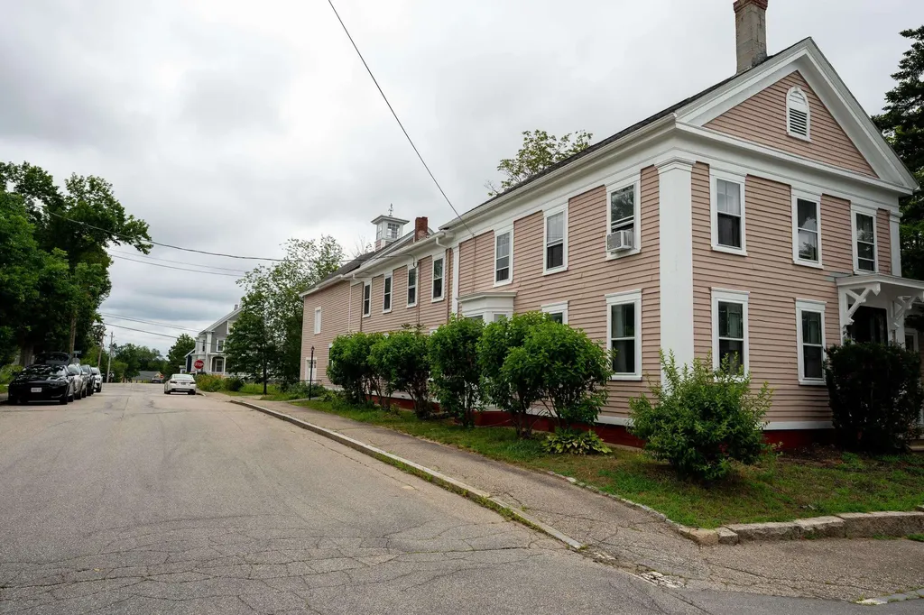 23 Mount Vernon Street Somersworth NH 03878