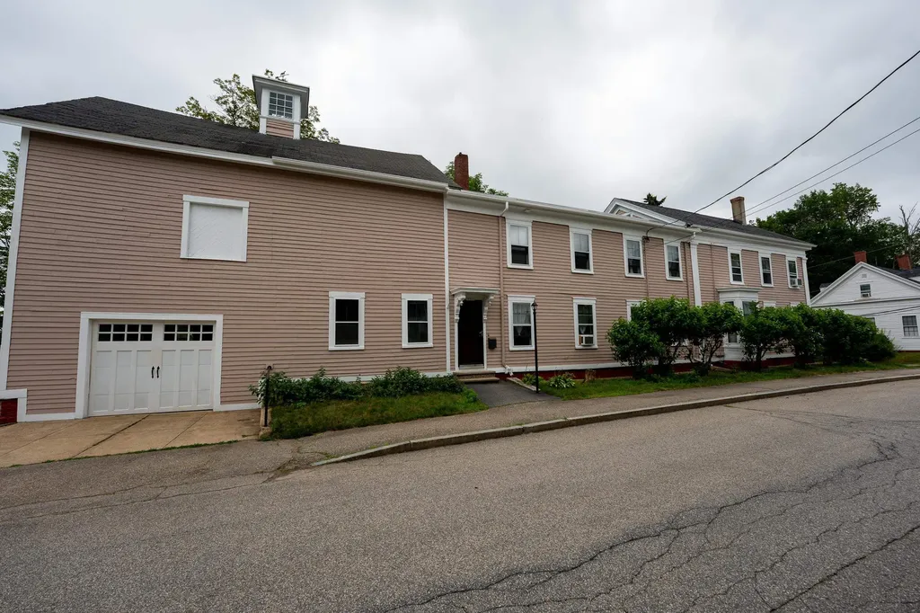 23 Mount Vernon Street Somersworth NH 03878