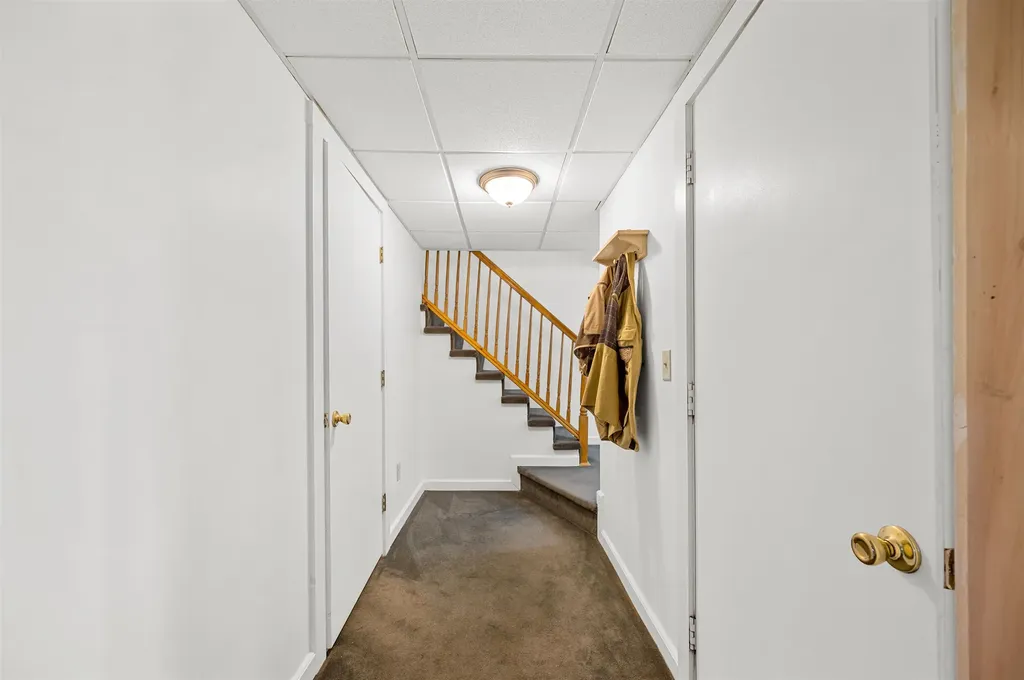 184 West Loop Road Elmore VT 05657