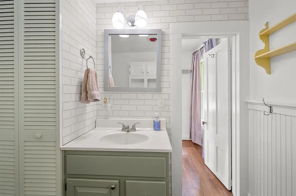 184 West Loop Road Elmore VT 05657