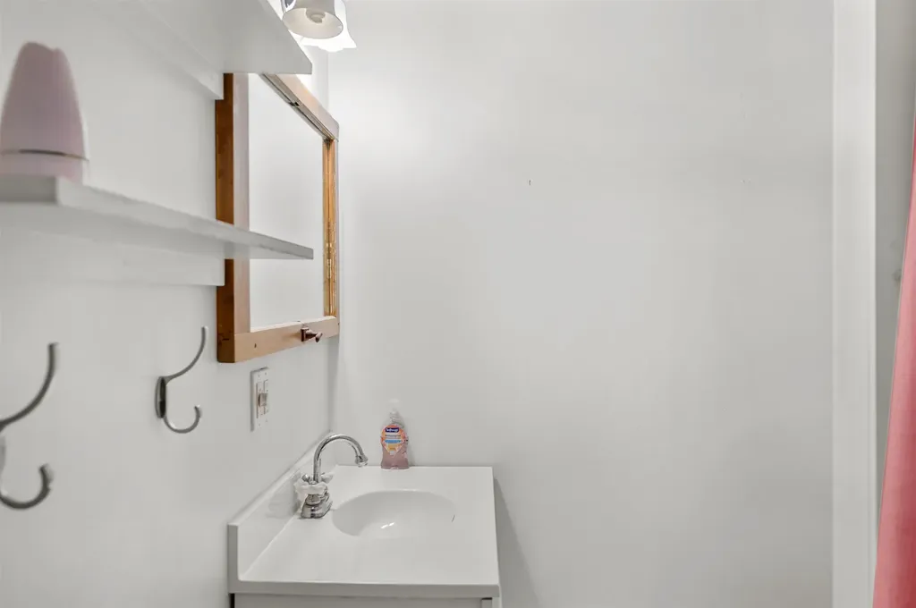 184 West Loop Road Elmore VT 05657