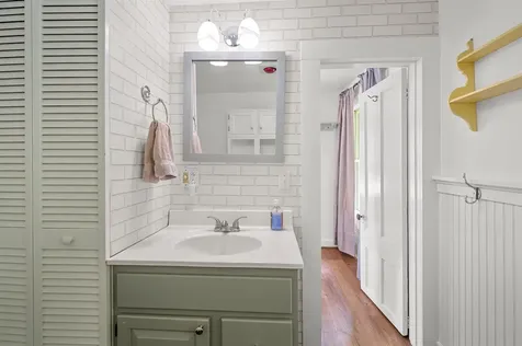 184 West Loop Road Elmore VT 05657